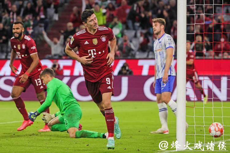 纪录之夜！拜仁药厂献进球大战 莱万又迎里程碑