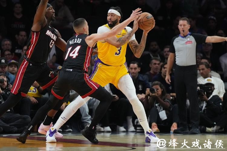 詹姆斯29分浓眉仅8分 热火大胜湖人41分创纪录 詹姆斯29分浓眉仅8分 热火大胜湖人41分创纪录