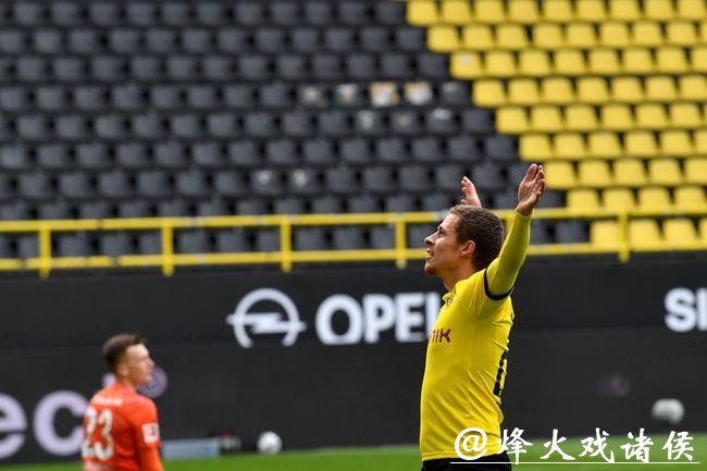 德甲-哈兰德小阿扎尔传射 多特蒙德4-0大胜沙尔克 德甲-哈兰德小阿扎尔传射 多特蒙德4-0大胜沙尔克